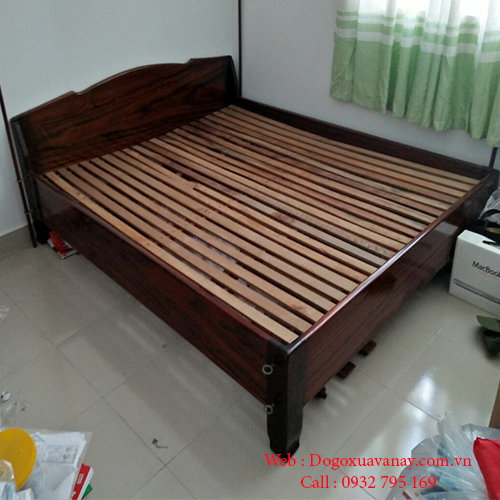 Giường gỗ cẩm lai giá rẻ